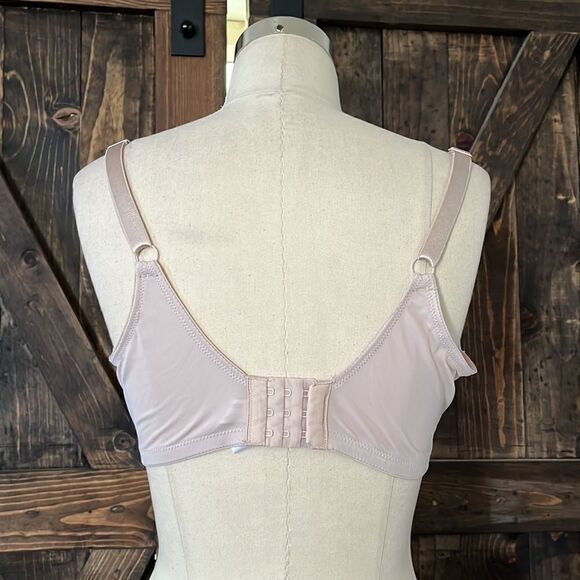 Ellen tracy wire free seamless bra 36D - Picture 4 of 6